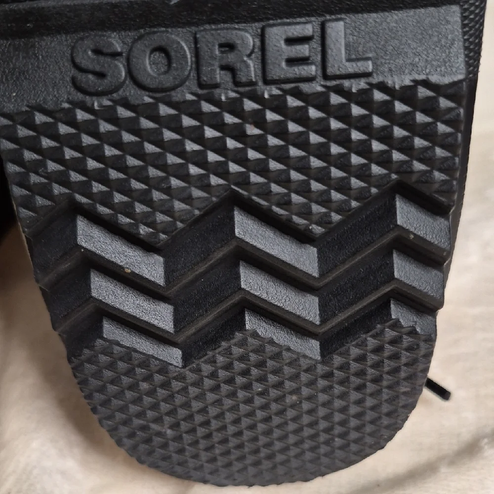 Sorel Black and Cream Rubber Back-Panel Winter Boots Size 10